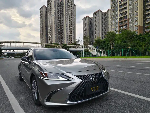 Lexus ES — Фото автомобиля 2