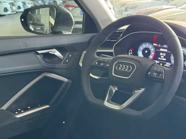 Audi Audi Q3 2021 35 TFSI Fashion Sport — Фото автомобиля 12