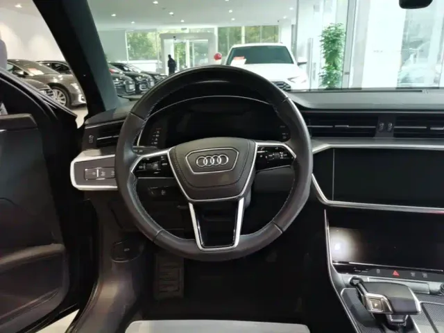 Audi A6L — Фото автомобиля 14