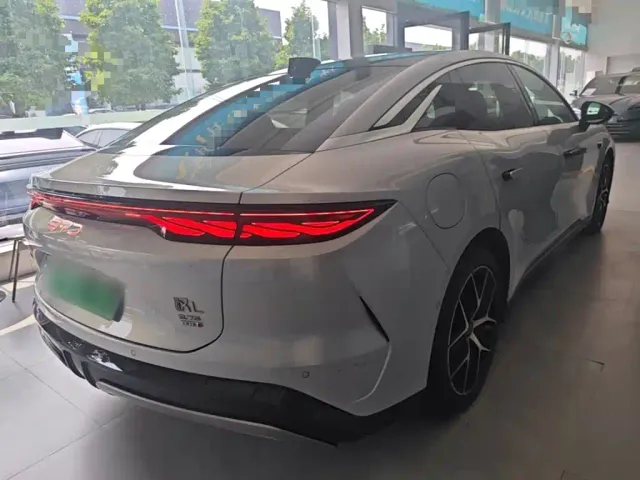 BYD Han L — Фото автомобиля 6