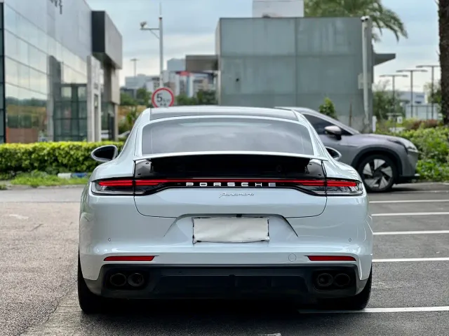 Porsche Panamera — Фото автомобиля 14