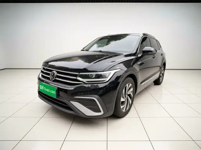 Фотография автомобиля — Volkswagen Tiguan L