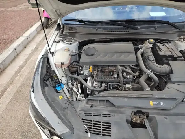 Hyundai Elantra — Фото автомобиля 17