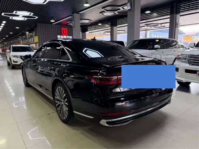 Audi A8 — Фото автомобиля 4