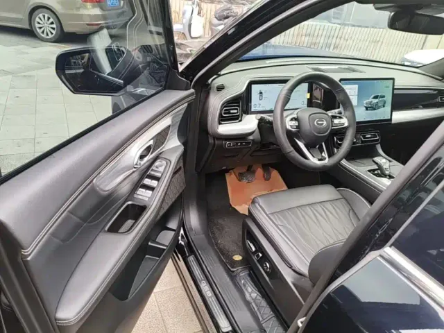 GAC Trumpchi GS8 — Фото автомобиля 15