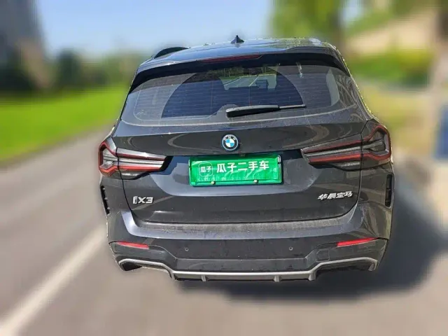 BMW iX3 — Фото автомобиля 5
