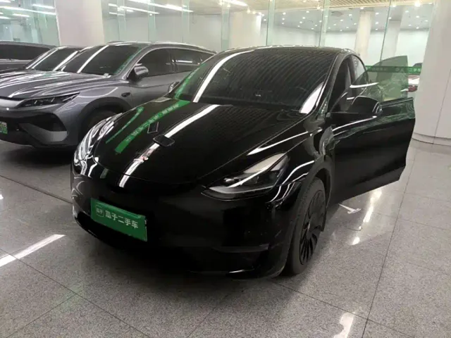 Фотография автомобиля — Tesla Model Y