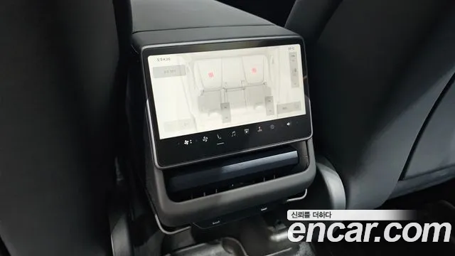 Tesla Model Y — Фото автомобиля 29