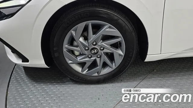 Hyundai Avante CN7 — Фото автомобиля 5