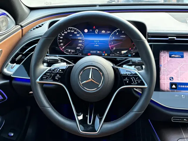 Mercedes-Benz E-Class — Фото автомобиля 6