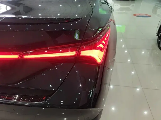 Toyota Avalon — Фото автомобиля 7