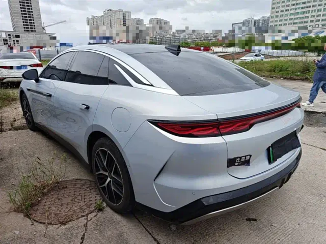 BYD Han L — Фото автомобиля 4
