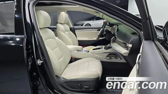 Hyundai Grandeur New — Фото автомобиля 11