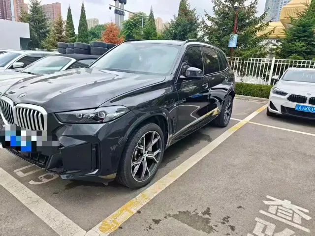 Фотография автомобиля — BMW X5