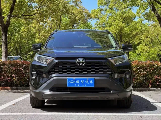 Toyota RAV4 — Фото автомобиля 2