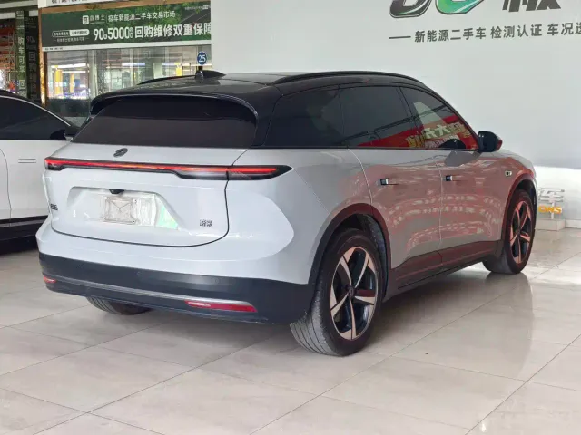 Nio ES6 — Фото автомобиля 11
