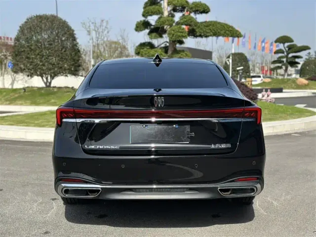 Buick LaCrosse — Фото автомобиля 12
