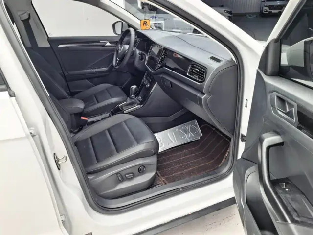 Volkswagen T-Roc — Фото автомобиля 17