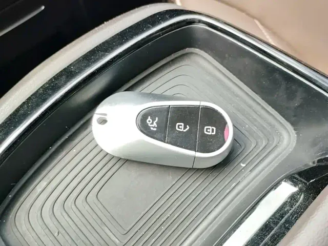 Roewe iMAX8 — Фото автомобиля 8