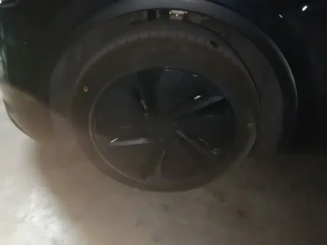 Tesla Model Y — Фото автомобиля 22