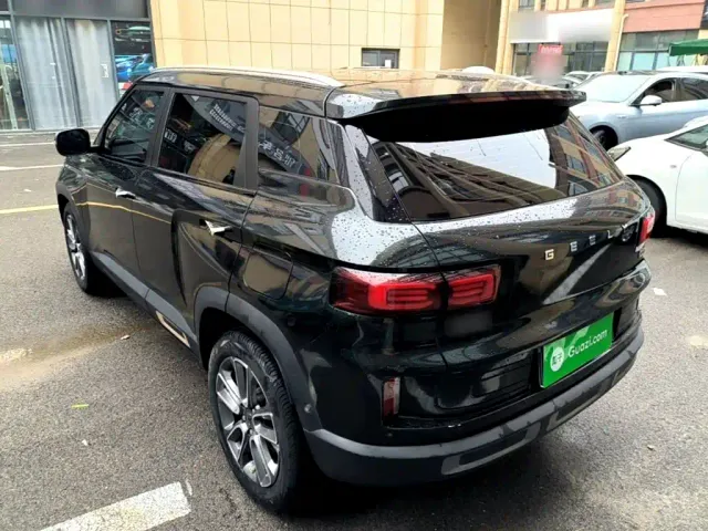Geely ICON — Фото автомобиля 4
