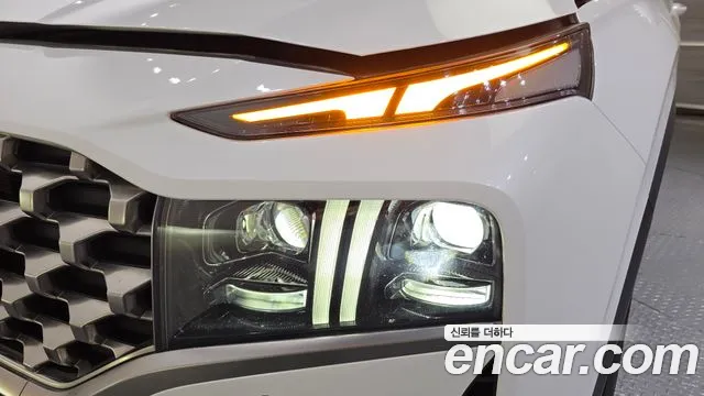 Hyundai Santafe — Фото автомобиля 21