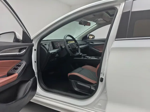 Changan Eado — Фото автомобиля 10