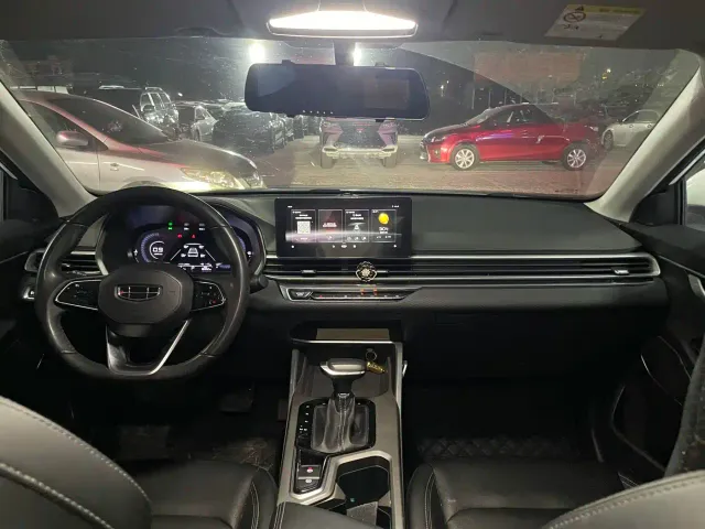 Geely Emgrand — Фото автомобиля 6
