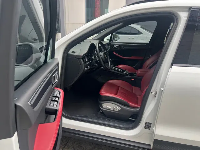 Porsche Macan — Фото автомобиля 4
