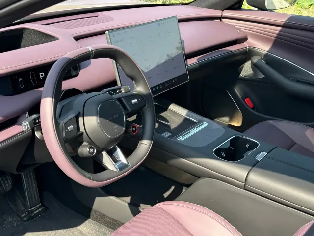 Xiaomi SU7 — Фото автомобиля 20