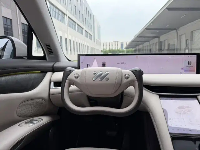 IM Motors LS6 — Фото автомобиля 7