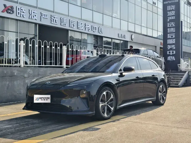 Фотография автомобиля — Nio ET5 Touring