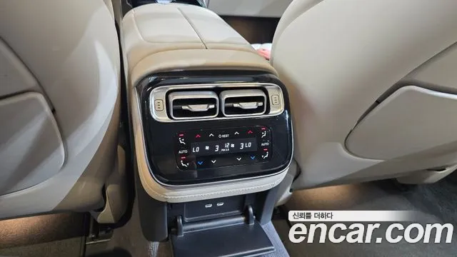 Mercedes-Benz S-Class — Фото автомобиля 24