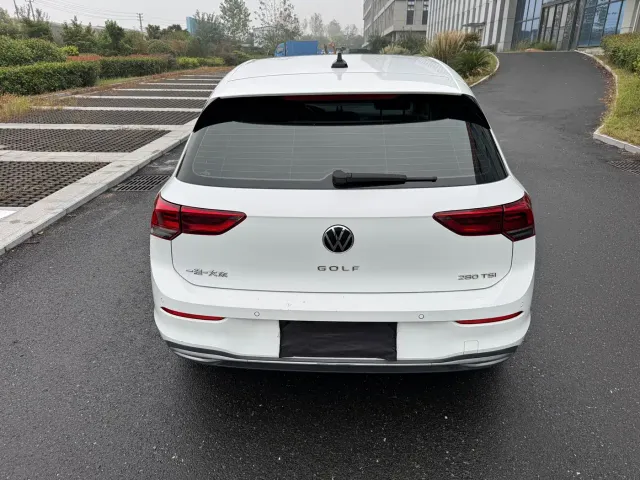 Volkswagen Golf — Фото автомобиля 4