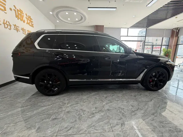 BMW X7 — Фото автомобиля 7