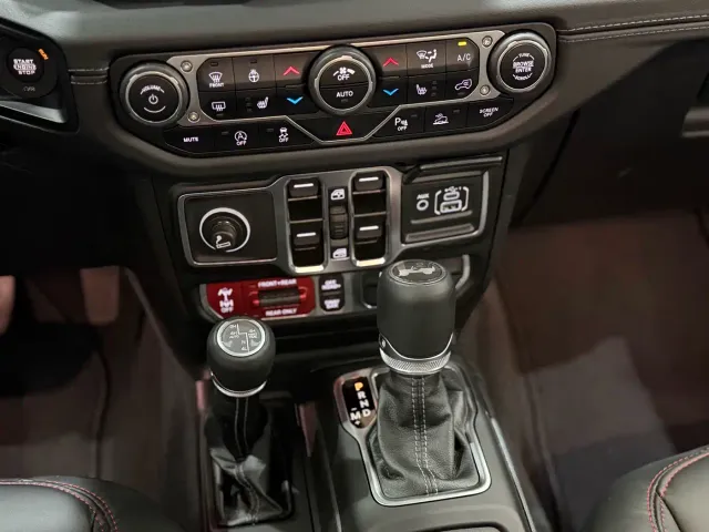 Jeep Wrangler — Фото автомобиля 8