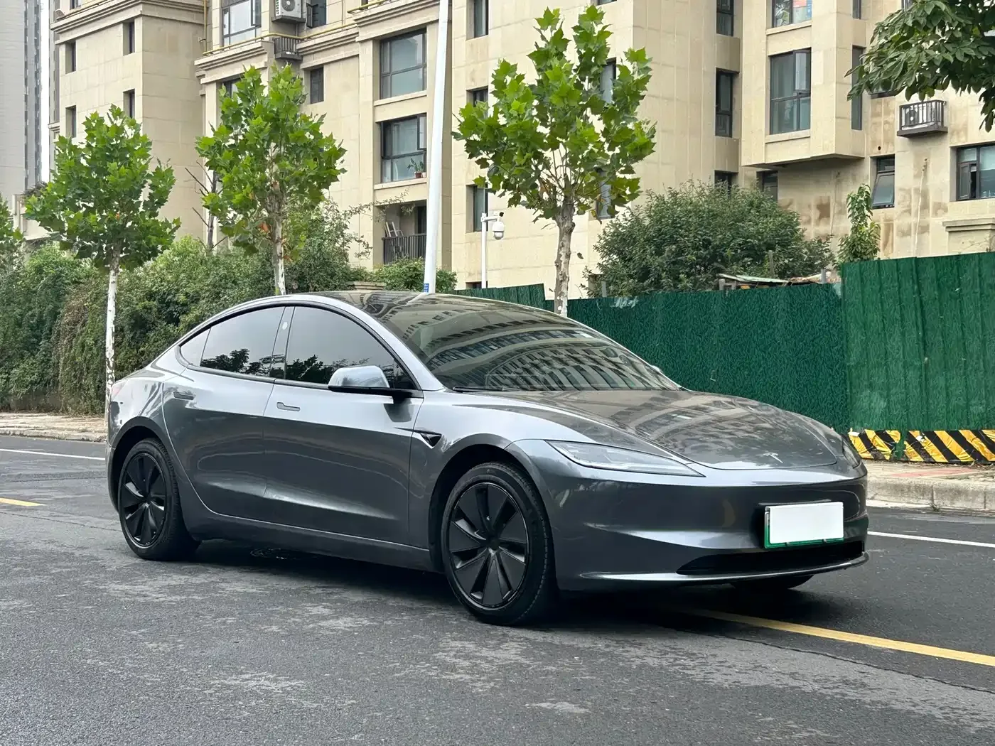 Tesla Model 3 2023 Rear-Wheel Drive — Фото автомобиля 3