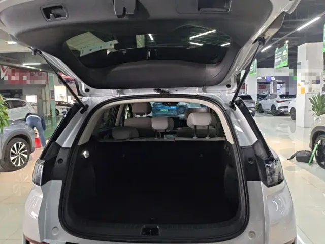 BYD Sealion 05 EV — Фото автомобиля 18
