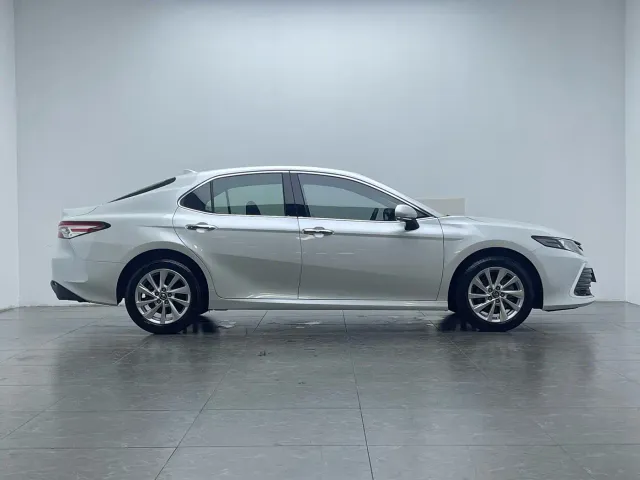 Toyota Camry — Фото автомобиля 7