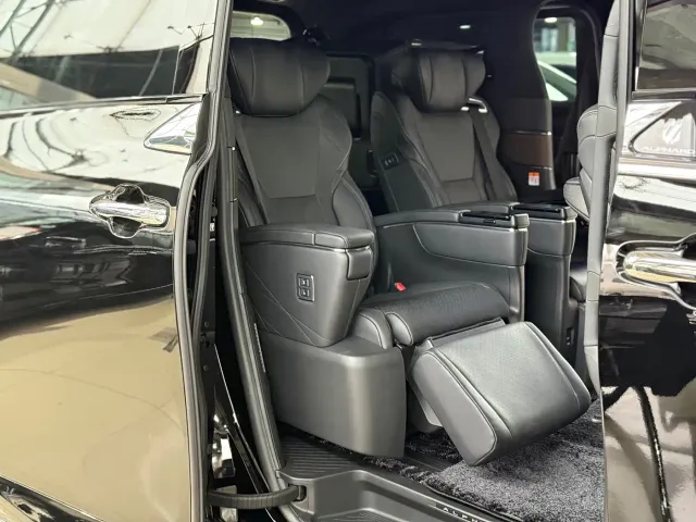 Toyota Alphard — Фото автомобиля 23
