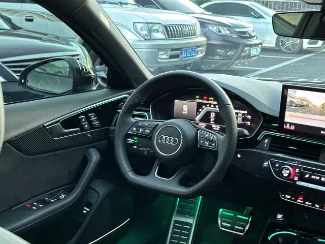 Audi A4L — Фото автомобиля 14