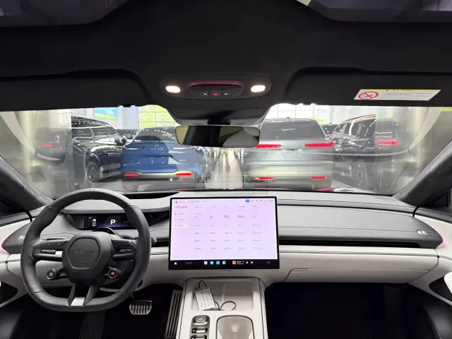 Xiaomi SU7 — Фото автомобиля 3