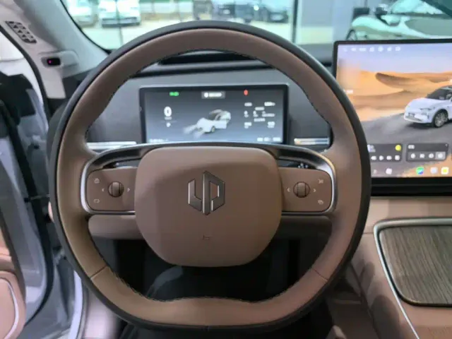 Leapmotor C11 — Фото автомобиля 10