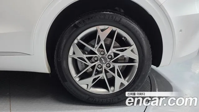 Genesis GV70 2.5T Бензин AWD — Фото автомобиля 19