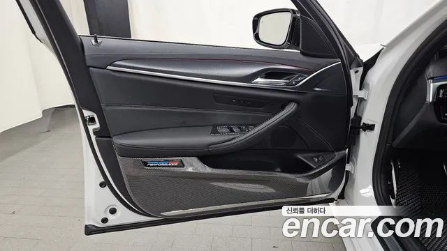 BMW 5 Series G30 — Фото автомобиля 13