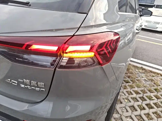Audi Q4 e-tron — Фото автомобиля 7