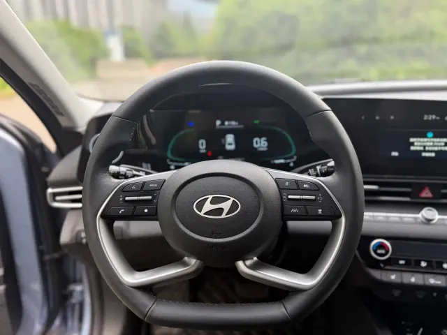 Hyundai Elantra — Фото автомобиля 20
