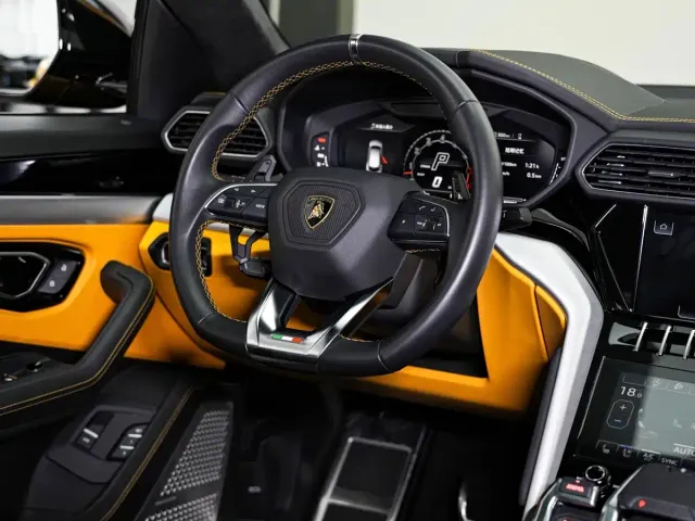 Lamborghini Urus — Фото автомобиля 21