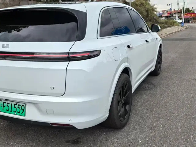 Li Auto L7 — Фото автомобиля 11