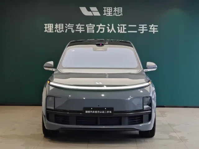 Li Auto L8 — Фото автомобиля 2